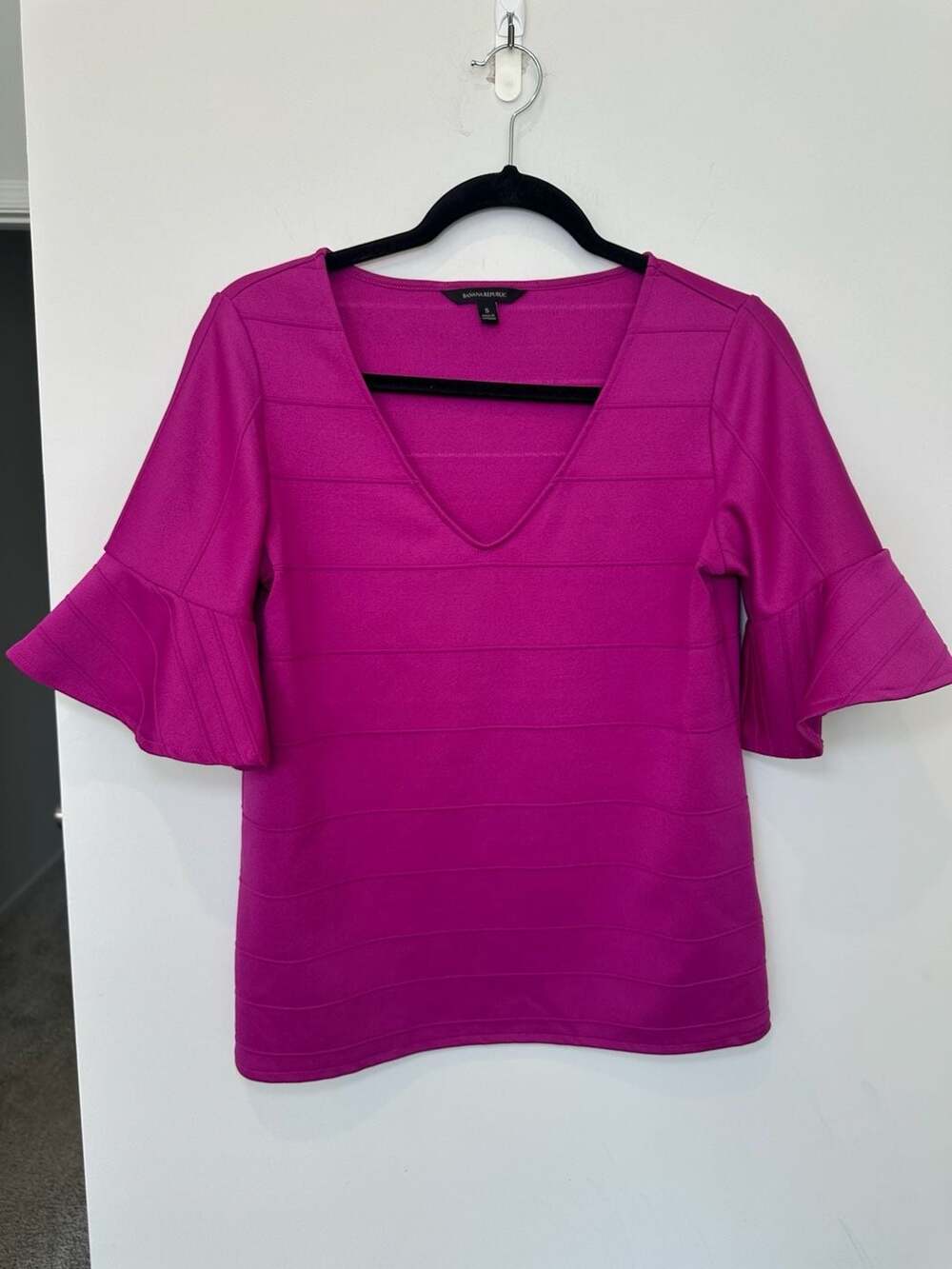 Banana Republic Hot Pink V-Neck Ruffle Sleeve Top Size S